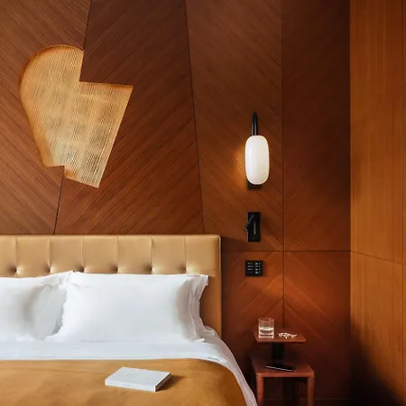 Madame Reve Otel Paris