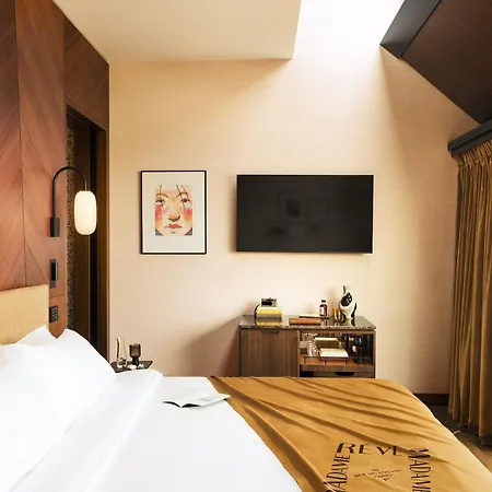 Hotel Madame Reve 5*