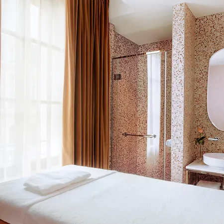 Madame Reve Paris