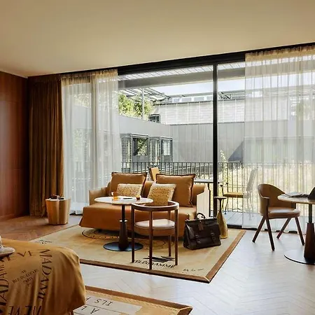 Hotel Madame Reve 5*