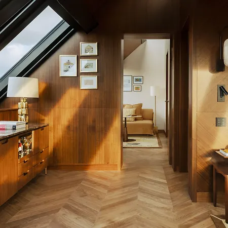 Madame Reve Hotel Parijs