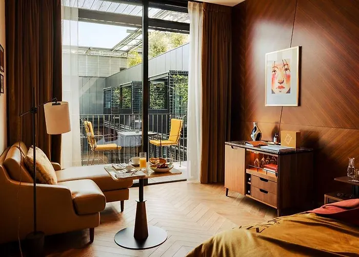 Madame Reve Hotel Parijs